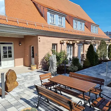 Schwarzstorch Apartman *